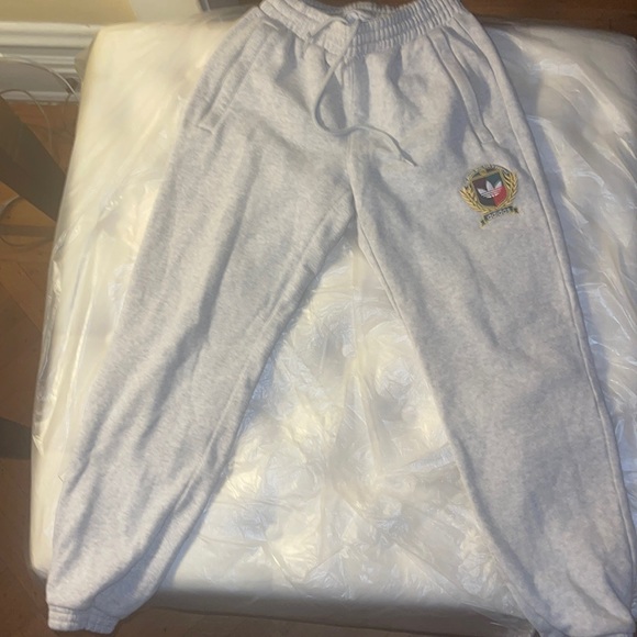 adidas Other - Mens adidas sweatpants size small good condition